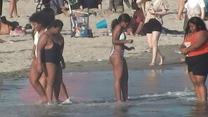 zdjęcie amatorskie 2020 Beach girls pictures(1110)