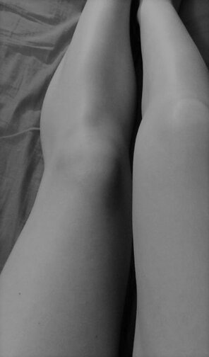 photo amateur Like her legs?