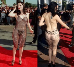 Rose McGowan is an exhibitionist