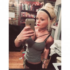 amateur-Foto Selfie Blond Arm T-shirt 