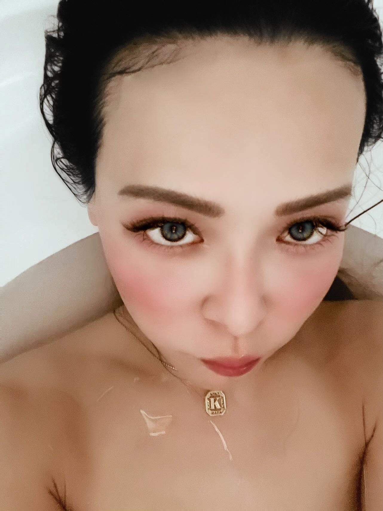 amateur photo BC15BA14-BE3E-41DB-9856-96B9B27BB61D