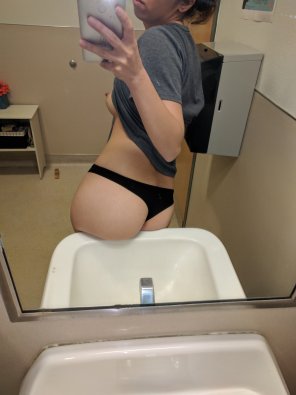 amateur pic Hump Day @ Work [f]