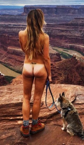 zdjęcie amatorskie Hike naked