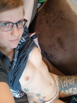 amateur pic I wonder what I should do before getting ready for work [f] [oc]