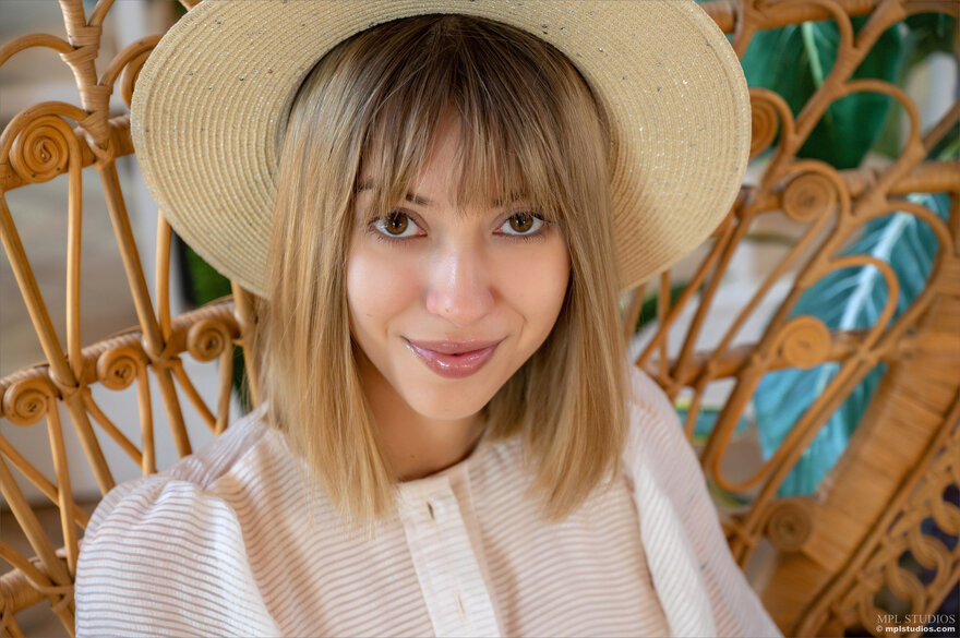 Avery_Understated-Ecstasy_003