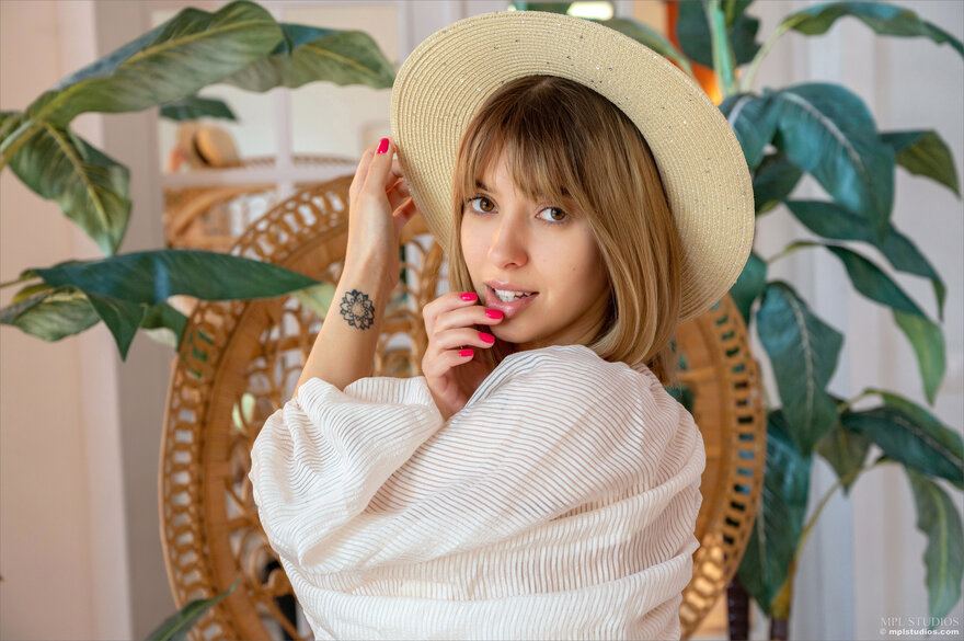 Avery_Understated-Ecstasy_032