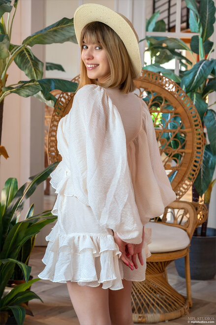 Avery_Understated-Ecstasy_046