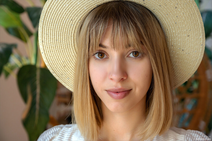 Avery_Understated-Ecstasy_047