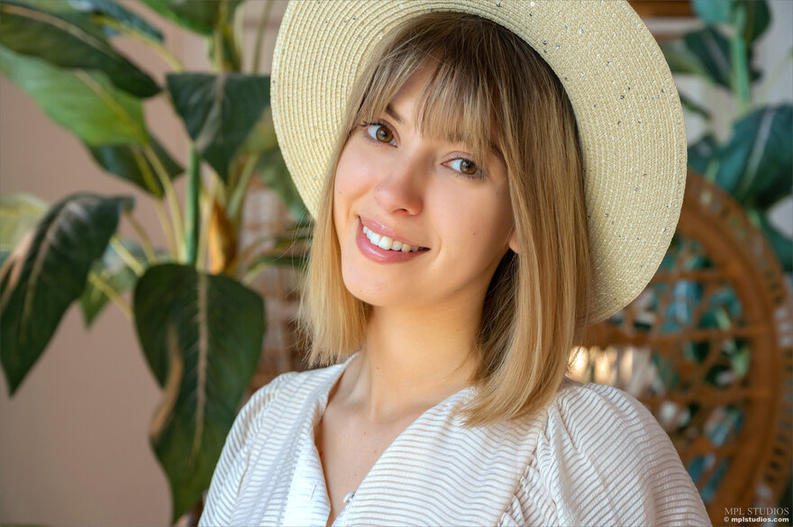 Avery_Understated-Ecstasy_049