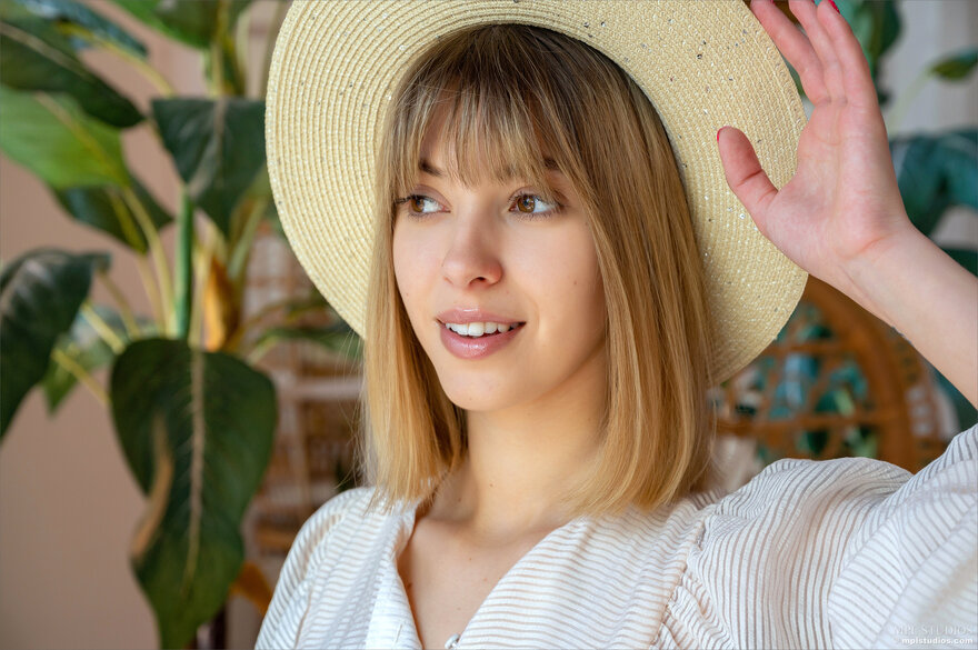 Avery_Understated-Ecstasy_050