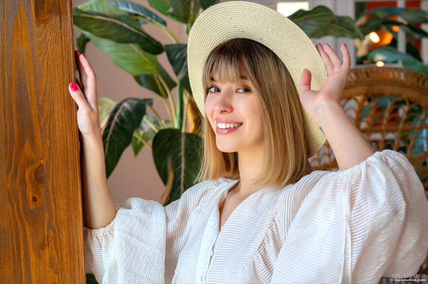 Avery_Understated-Ecstasy_052