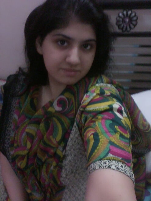 Paki (34) nude