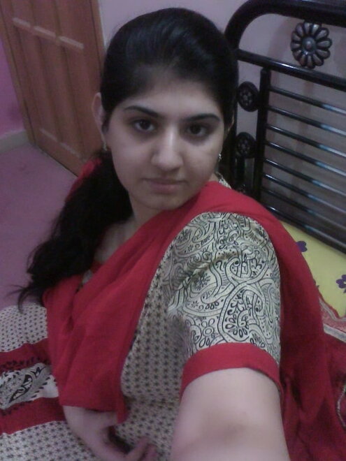 Paki (36) nude