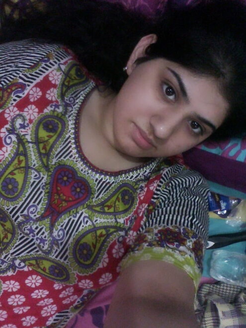 Paki (38) nude