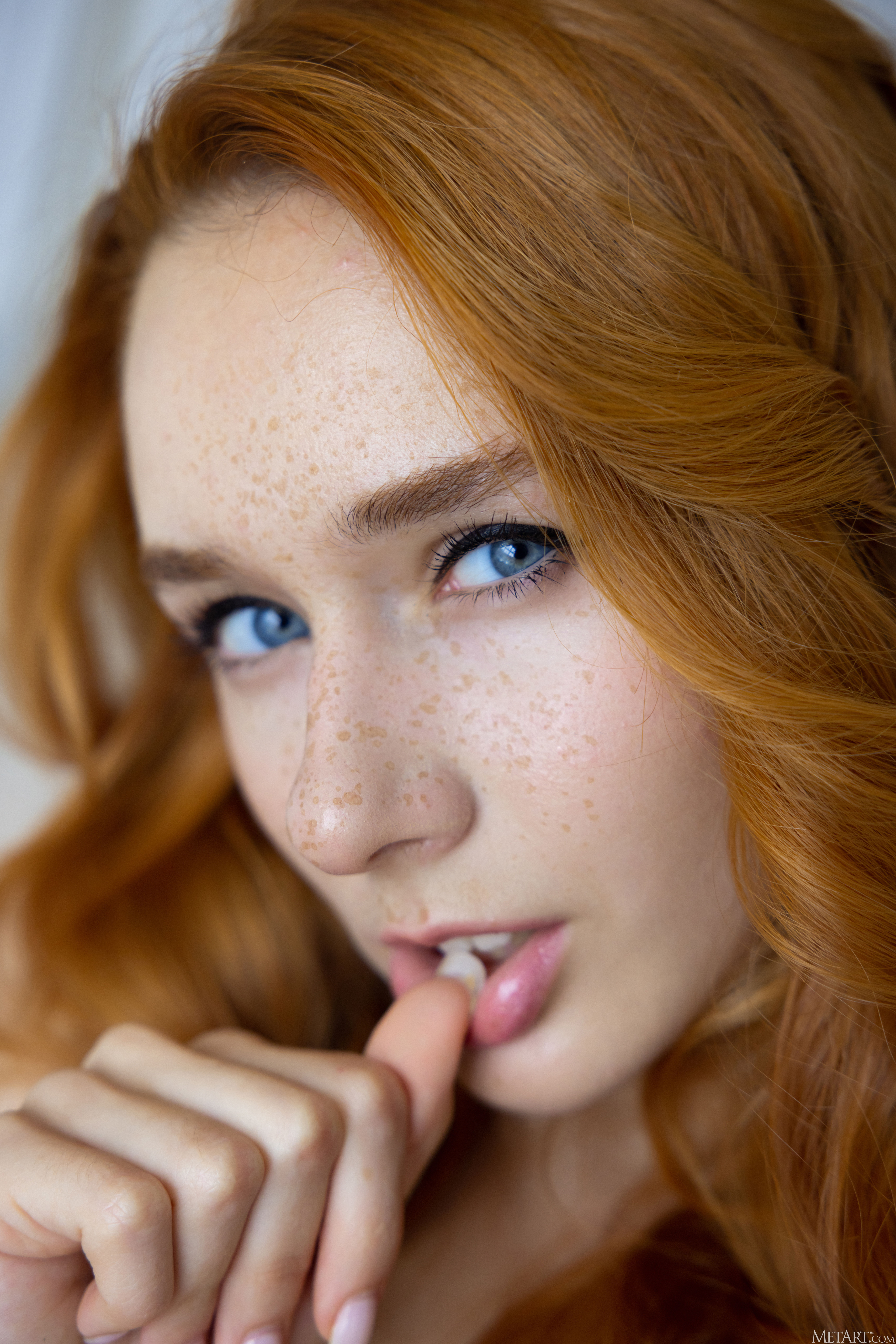 amateur photo MetArt_Ginger-and-Gold_Lila-Rouge_high_0125