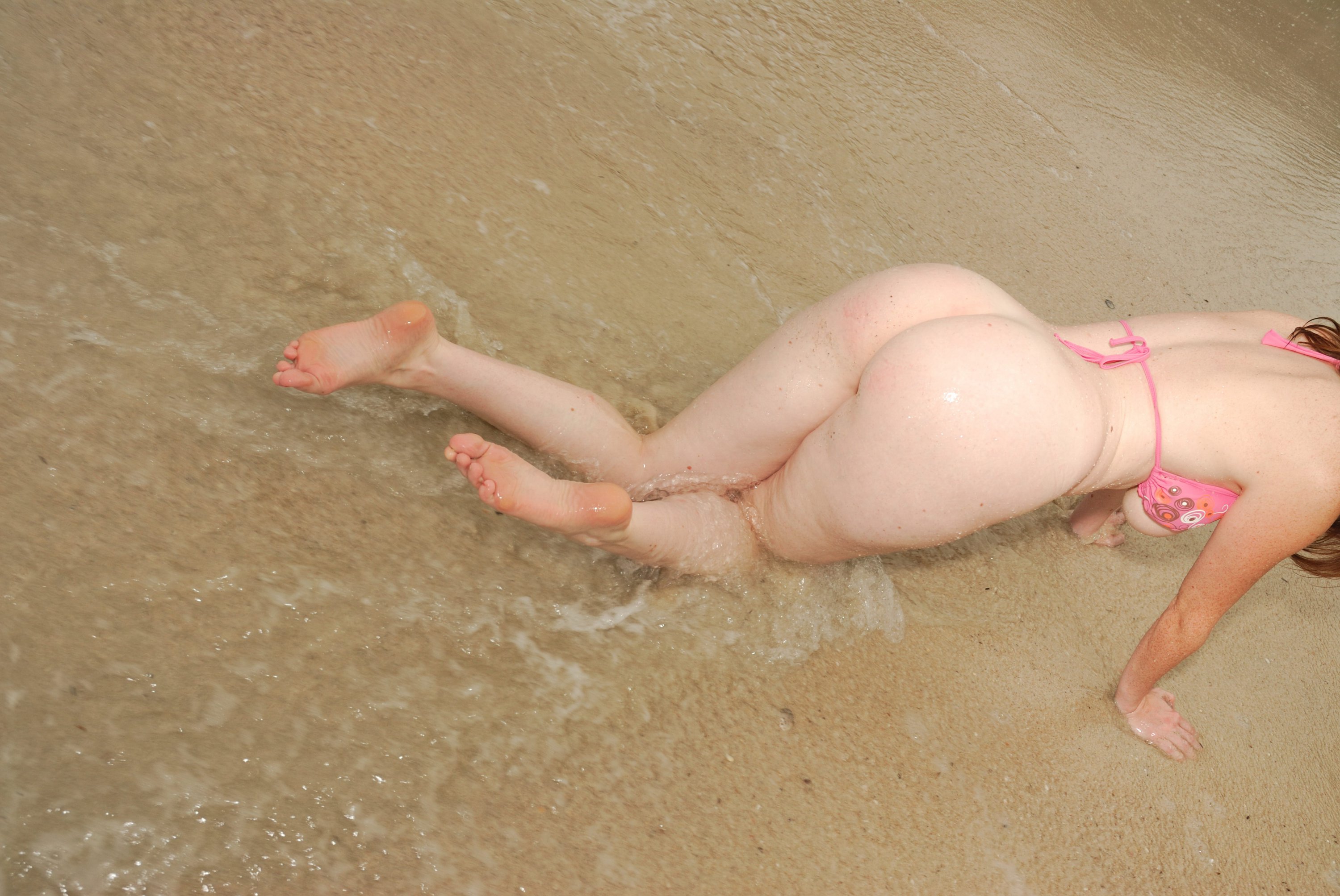 amateur photo ElliNude_FunBeach-L-140