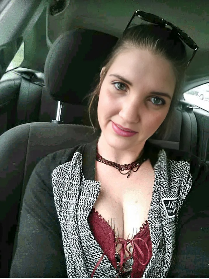 amateur photo aifaceswap-cfa53e5cdef80264d0eeede99b9de979