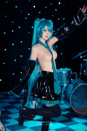 amateurfoto BLACQKL - Hatsune Miku (31)