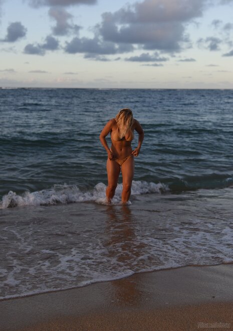 Coconut 0210-topaz-sharpen nude