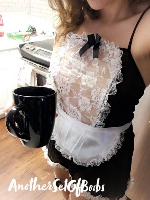 foto amatoriale [F] Here is your coffee Sir