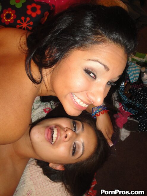 Jynx Maze Pornpros - TeenBFF - Pillow Fight with Kim Kennedy 2010 09612