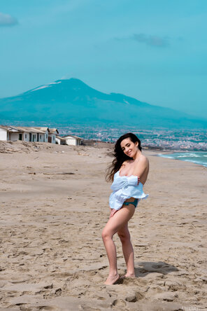 amateur photo MetArt_Beach-Holiday_Lainet_high_0026