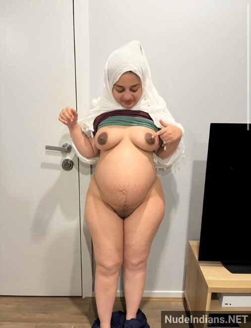 desi-muslim-nude-bhabhi-pictures-of-big-fat-ass-and-tits-11