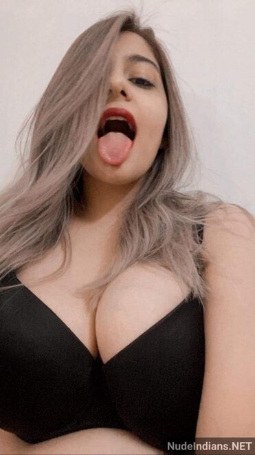 desipapa-full-nude-girl-photos-of-modelling-in-bra-panty-24