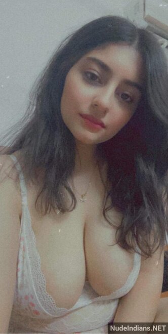 desipapa-full-nude-girl-photos-of-modelling-in-bra-panty-37