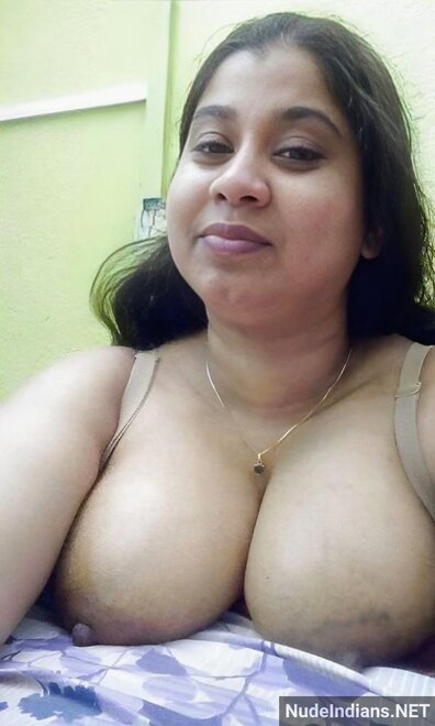 huge-indian-bhabhi-nude-boobs-images-9