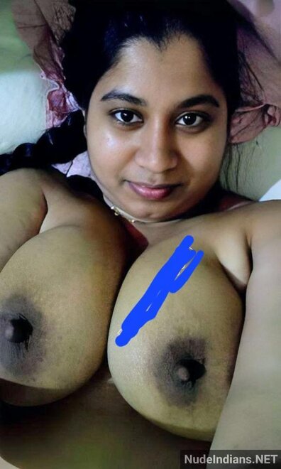 huge-indian-bhabhi-nude-boobs-images-14