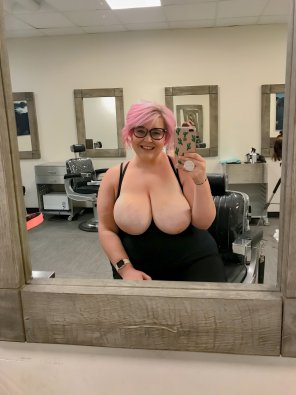 amateur-Foto If only every workplace celebrated Titty Tuesday ðŸ˜˜ðŸ˜