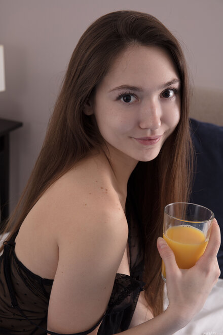 MetArt_Juicy-Start_Ramona-Barlowe_high_0008