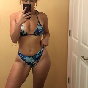 Hot babe in bikini