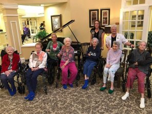amateur-Foto Remember the pic of the assisted living center flooded yesterday in Dickinson TX. Here is a new pic. All safe,warm, and dry.