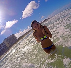 amateur photo Happy in the surf