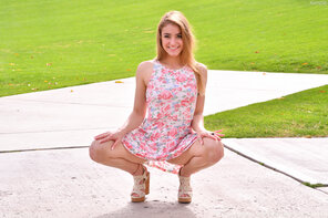 foto amateur Kenzie Madison: Pretty Pink Dress