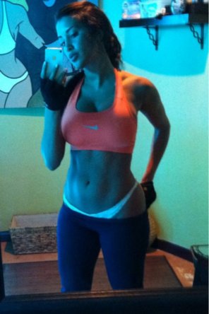 amateur pic Going to the gym