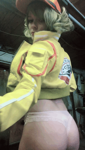 amateur photo Playing in my workshop ~Cindy Aurum GIF by Evenink_cosplay