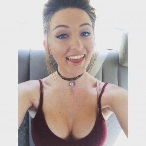 amateurfoto That innocent smile with the naughty choker
