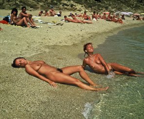 photo amateur Nude beach from yesteryear