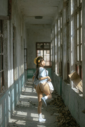 amateur photo Chunmomo (蠢沫沫) - 小黄帽 绅士版 (74)
