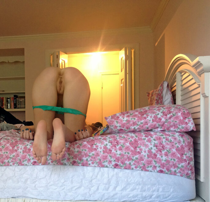 3514786-amateur-pics-2275-03-mega