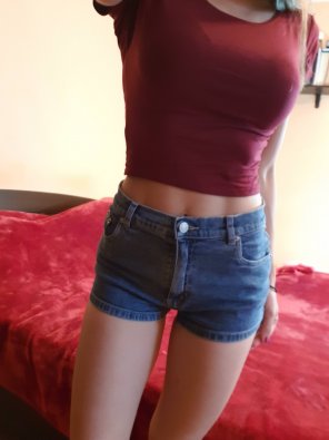 amateur pic Jean shorts!
