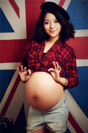 foto amatoriale Multinational pregnancy