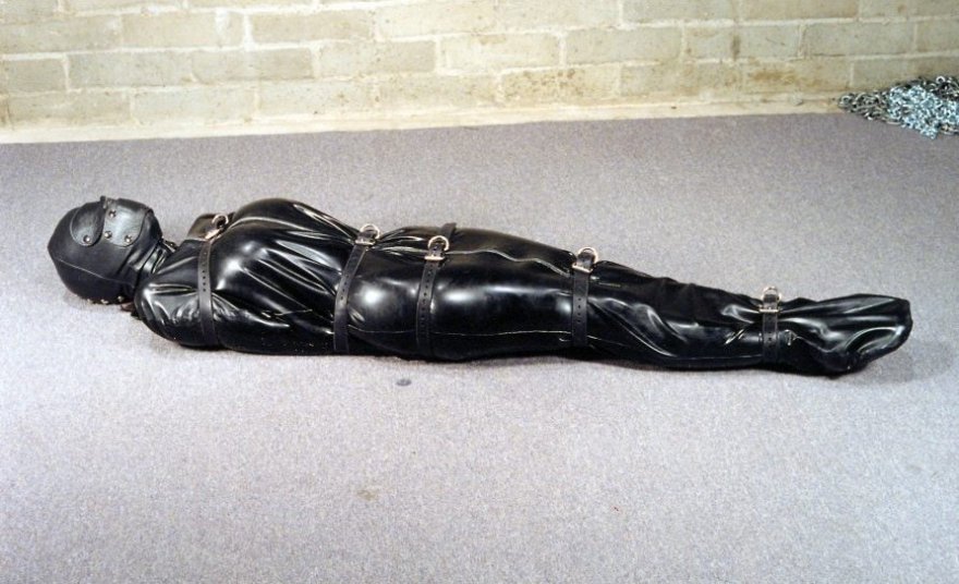 Rubber body bag and leather straps lead to a fun play time!