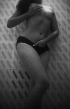 amateurfoto Done with [f]irst paper of my finals. Missed me ? :-*