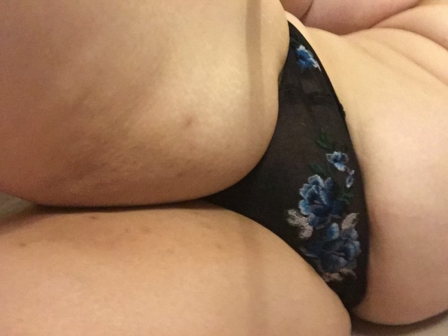 Thick thighs save lives when the pussy is clad in something pretty [F]