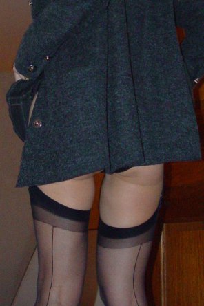foto amatoriale [f] Under my skirt today