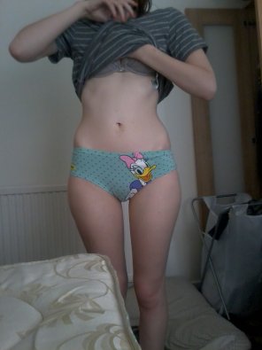 amateur photo Daisy Duck-underwear